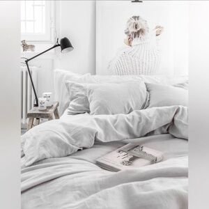 Magic Linen Queen Duvet Cover + Fitted Sheet in Light Gray